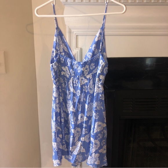 Summery blue and white flowered mini dress - Picture 2 of 4